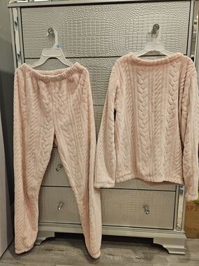 Soft Cable-Knit Pullover Sweater in Light Pink